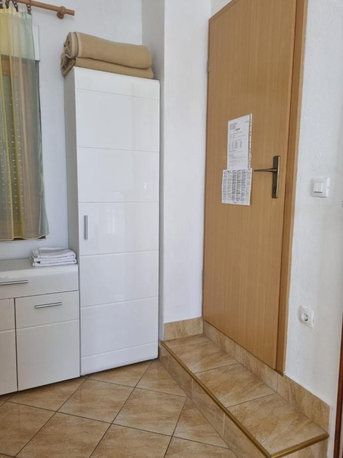 Apartmani Toni Poce 2 Primošten Buitenkant foto