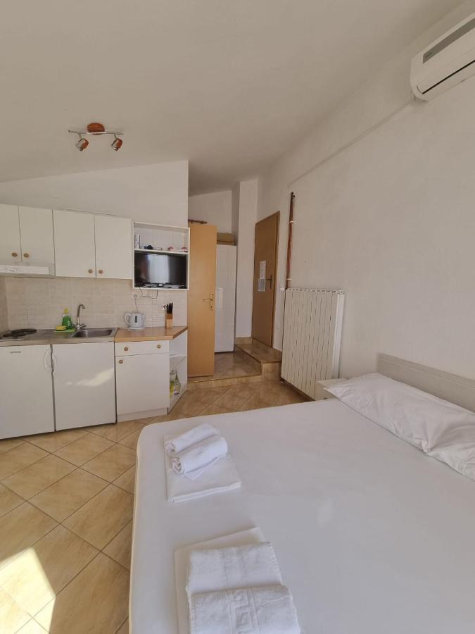 Apartmani Toni Poce 2 Primošten Buitenkant foto