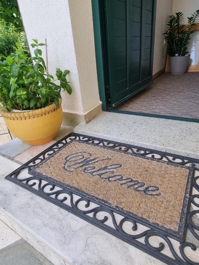 Apartmani Toni Poce 2 Primošten Buitenkant foto