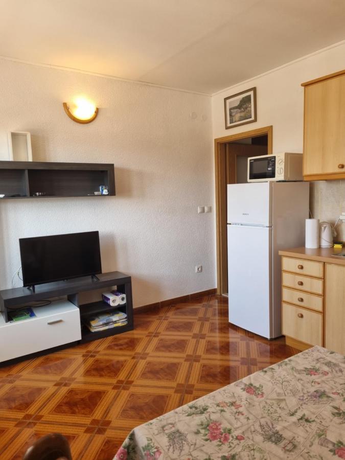 Apartmani Toni Poce 2 Primošten Buitenkant foto