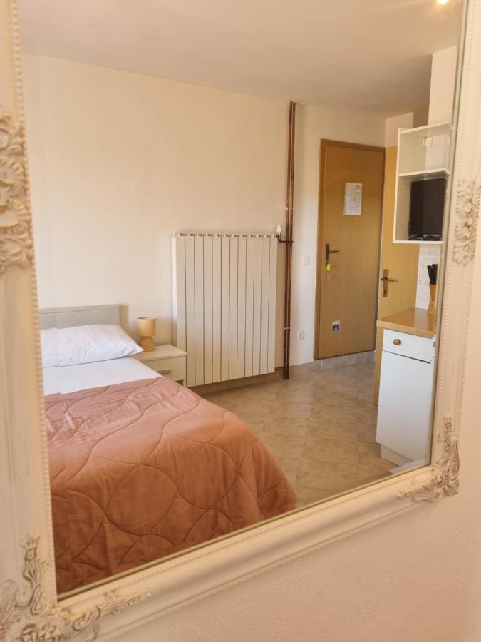 Apartmani Toni Poce 2 Primošten Buitenkant foto