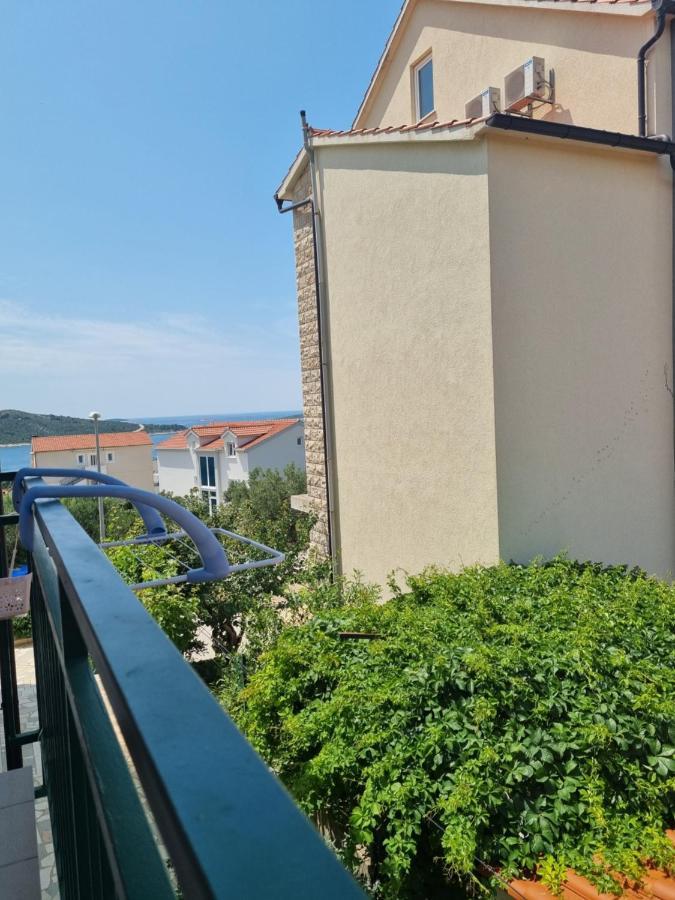 Apartmani Toni Poce 2 Primošten Buitenkant foto